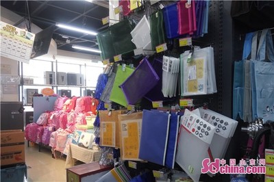 开学经济升温，淄博文具市场迎来消费热潮，理性消费成关键