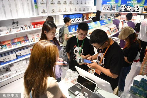 成都大运风潮涌动，特许商品店点燃消费热情——文具用品成零售亮点